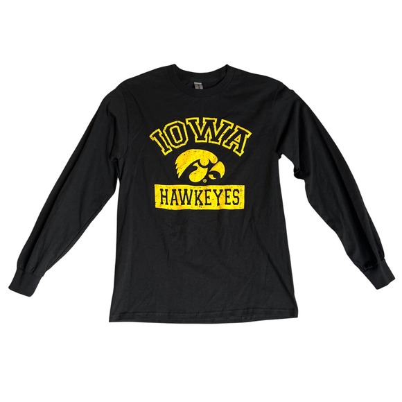 Gildan Tops - Iowa Hawkeyes Long Sleeve T‎ Shirt,  Varsity Spirit Size S